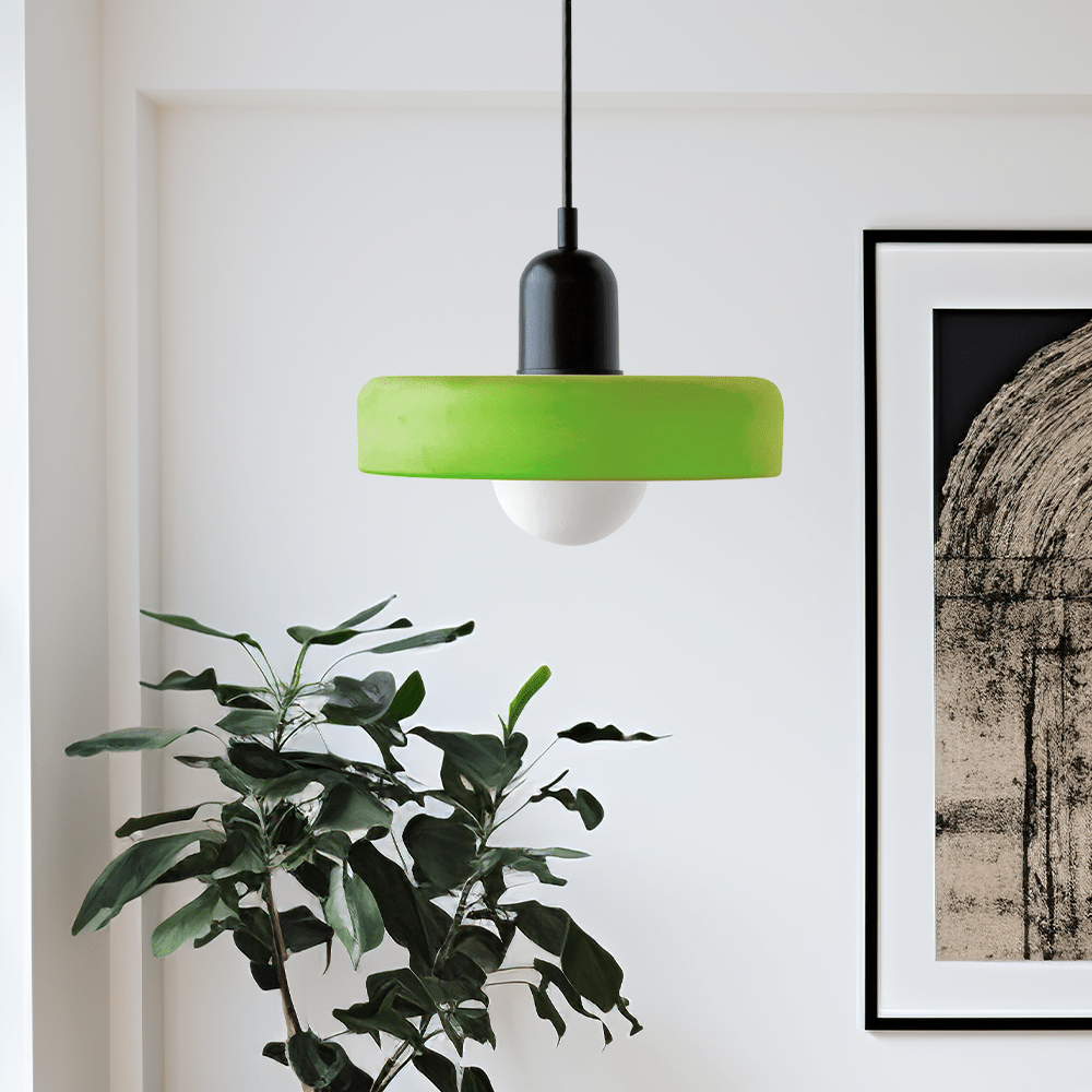 Hängeleuchte im Bauhaus-Stil aus farbigem Glas