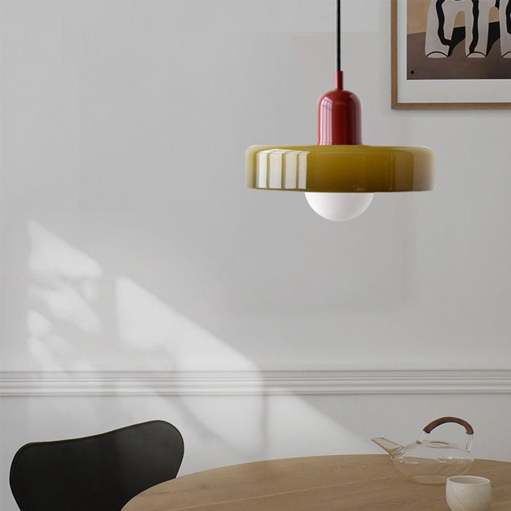 Hängeleuchte im Bauhaus-Stil aus farbigem Glas