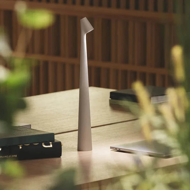 Minimalistische Strahlerlampe