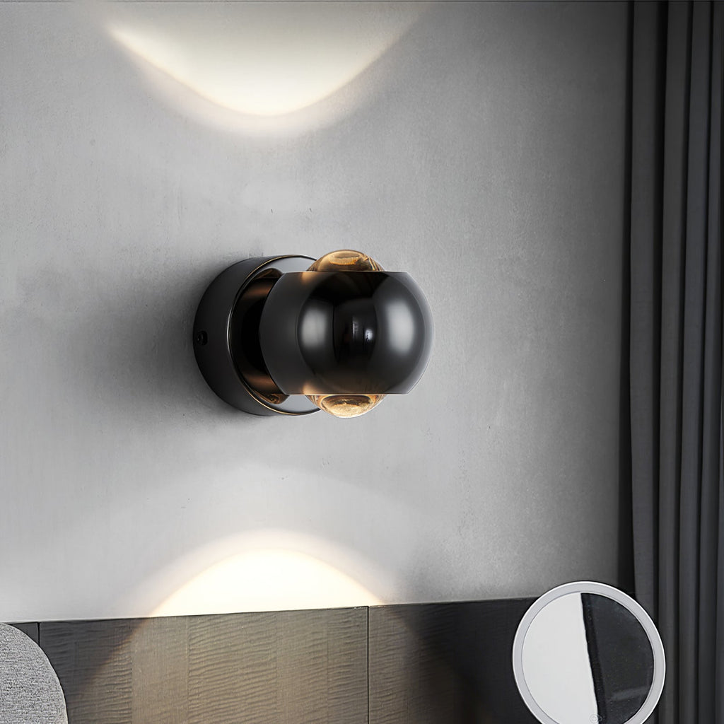Jori – Moderne LED-Wandleuchte aus Messing für den Eingangsbereich