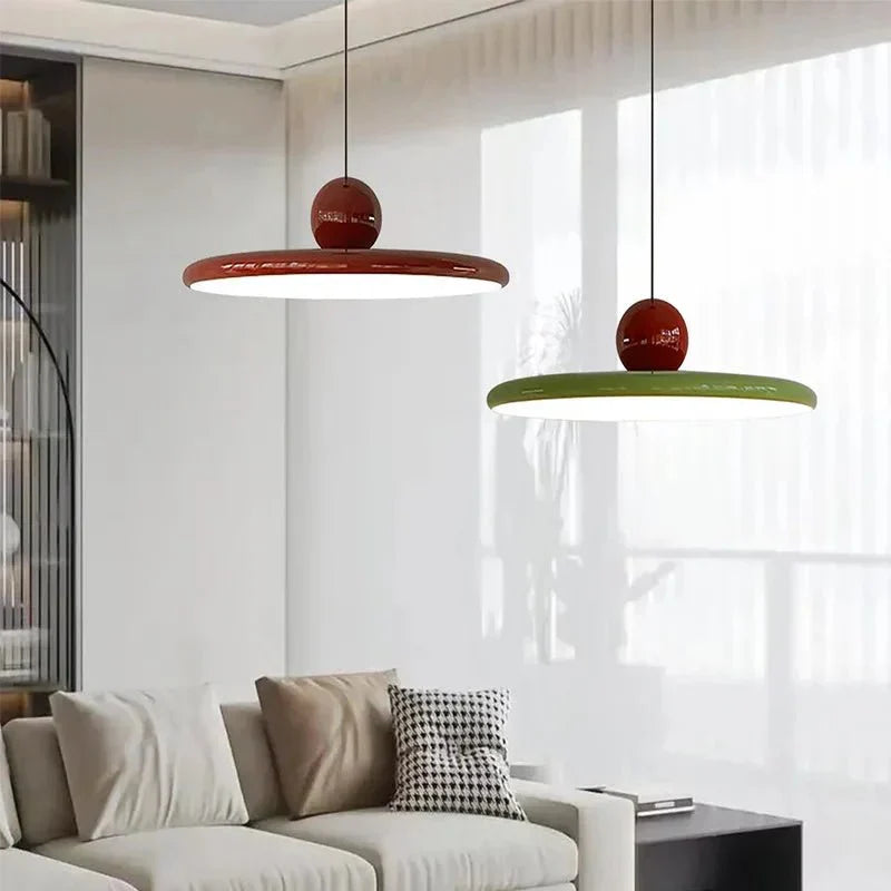 Dot | Eisenlampe im Bauhaus-Stil