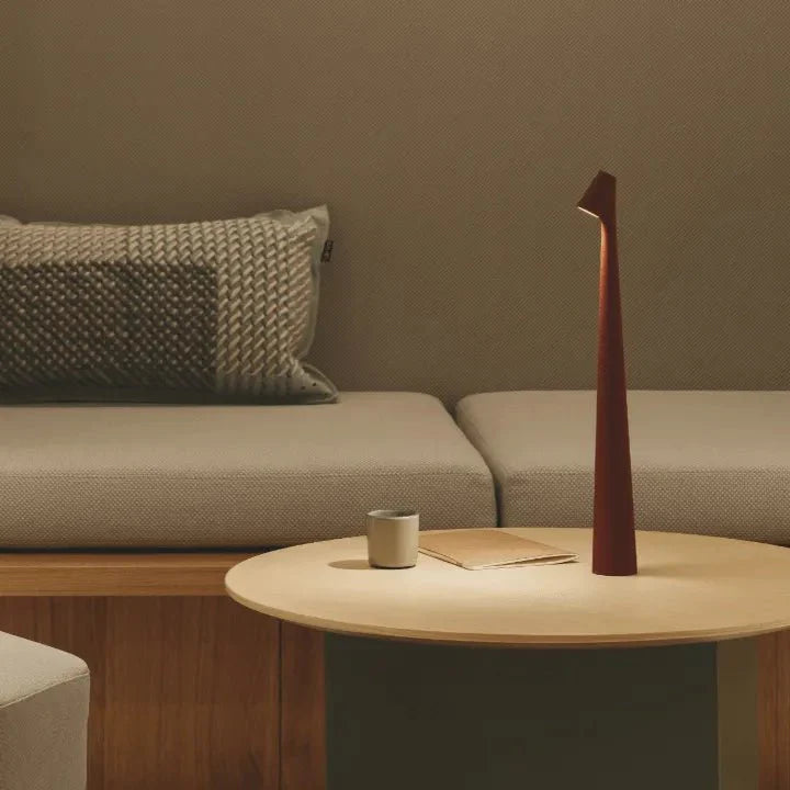 Minimalistische Strahlerlampe