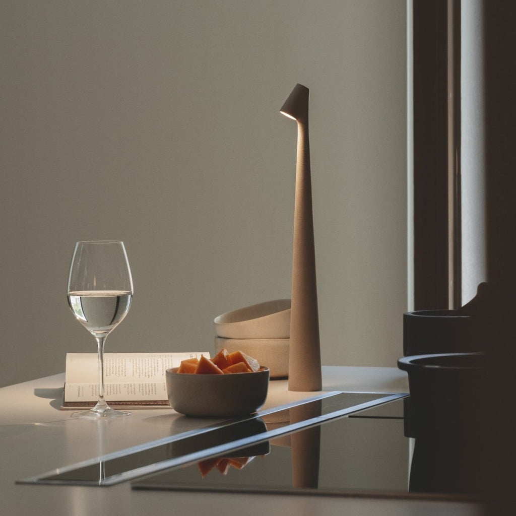 Minimalistische Strahlerlampe