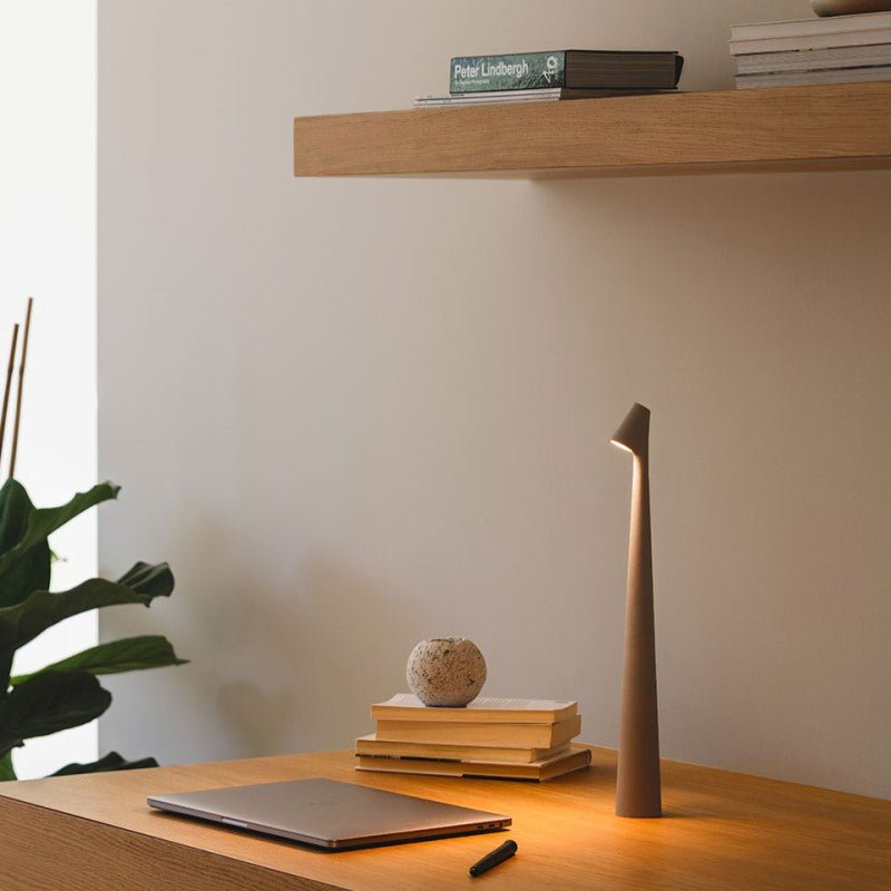 Minimalistische Strahlerlampe