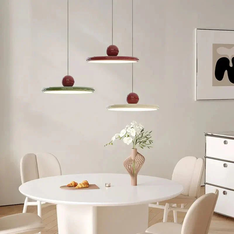 Dot | Eisenlampe im Bauhaus-Stil