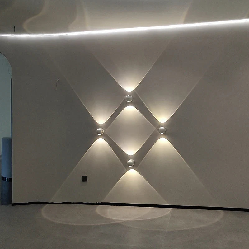 Jori – Moderne LED-Wandleuchte aus Messing für den Eingangsbereich