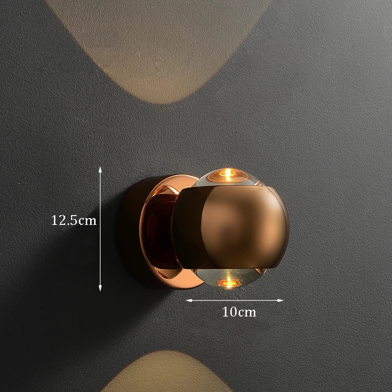 Jori – Moderne LED-Wandleuchte aus Messing für den Eingangsbereich