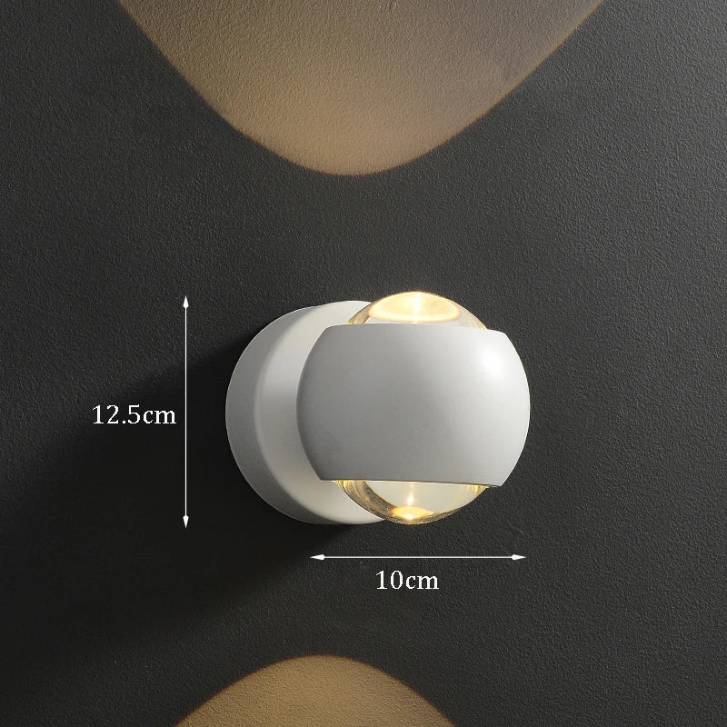 Jori – Moderne LED-Wandleuchte aus Messing für den Eingangsbereich