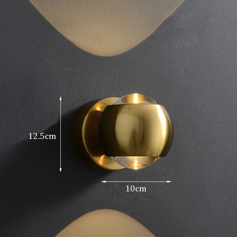 Jori – Moderne LED-Wandleuchte aus Messing für den Eingangsbereich
