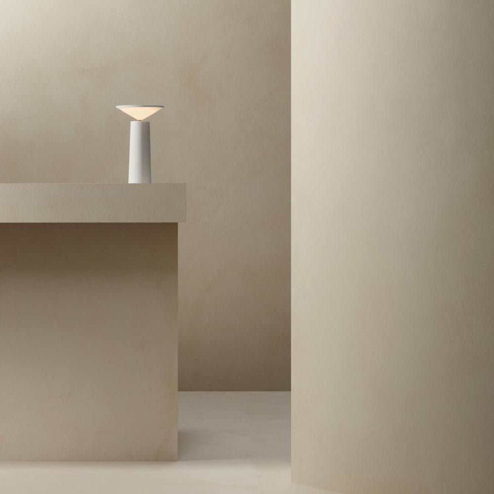 Aurora Tischlampe – dimmbar & modern