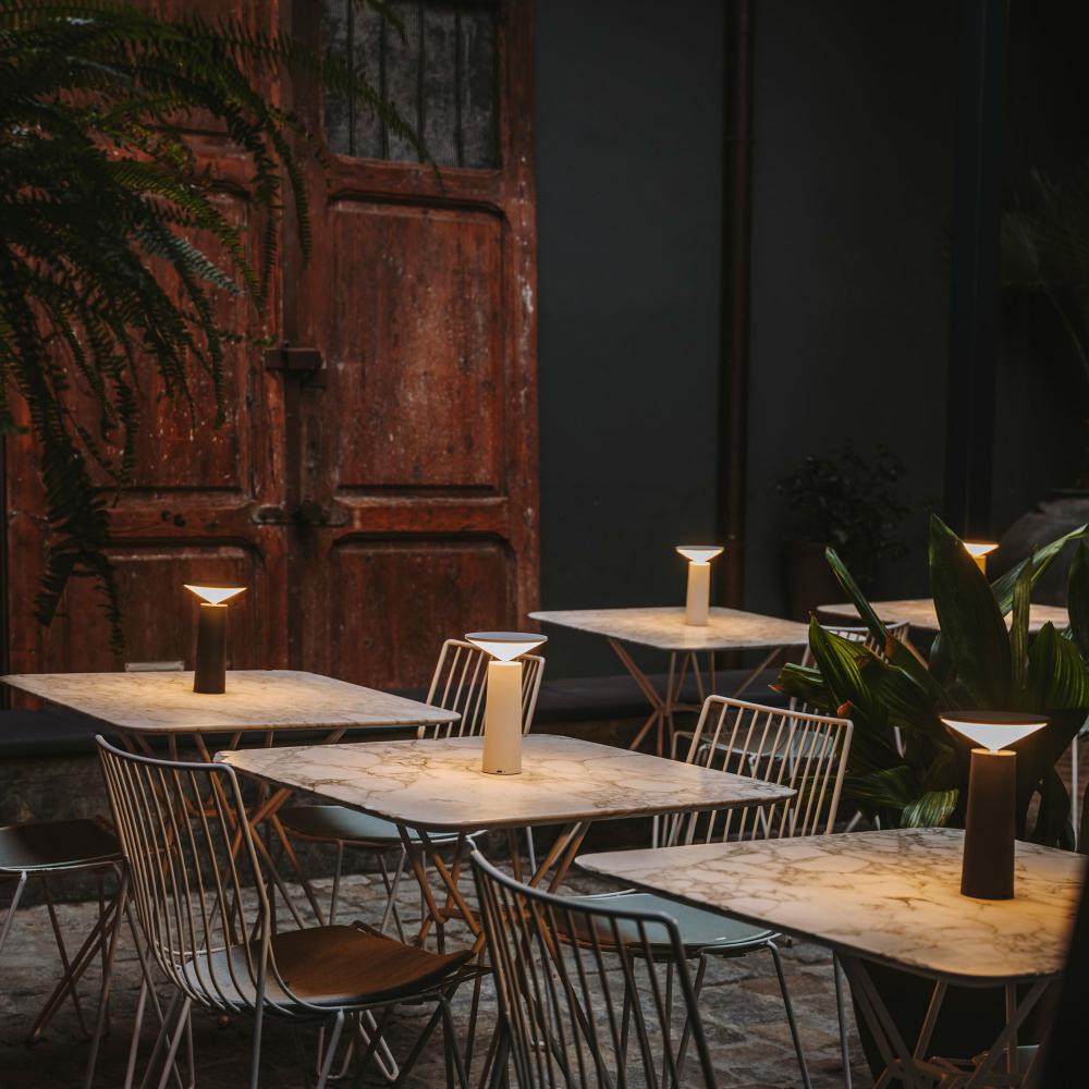 Aurora Tischlampe – dimmbar & modern