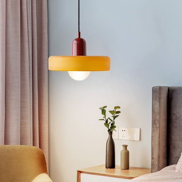Hängeleuchte im Bauhaus-Stil aus farbigem Glas