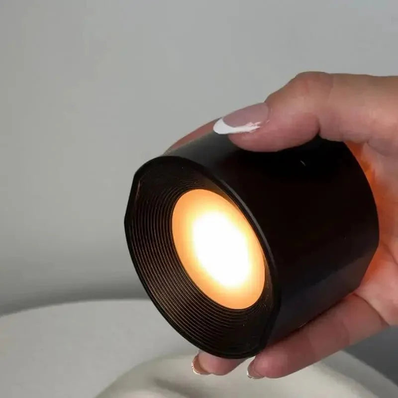Wiederaufladbare LED-Wandleuchte