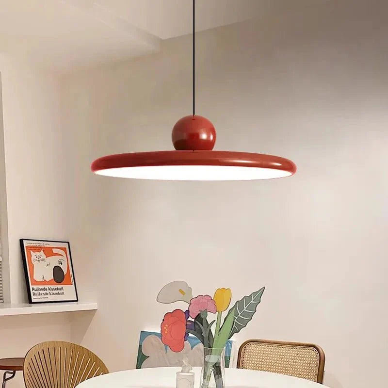Dot | Eisenlampe im Bauhaus-Stil
