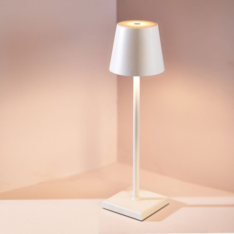 NORDIA | Kabellose, wiederaufladbare Tischlampe